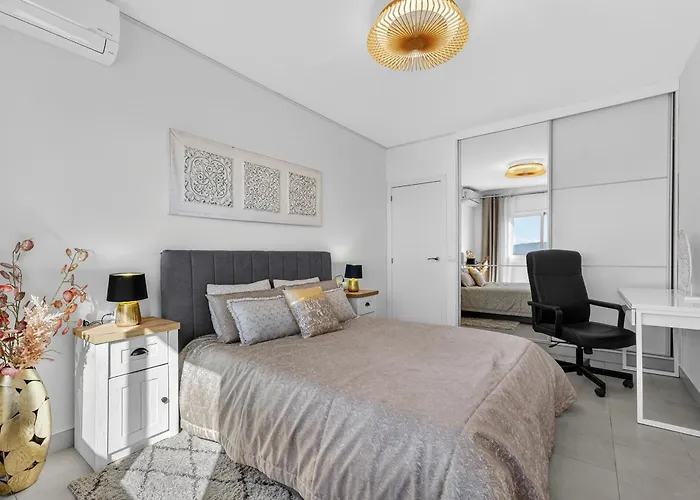 Hermitage Homes Vgl شقة