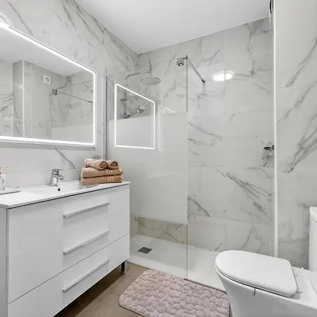 Hermitage Homes Vgl Apartament *